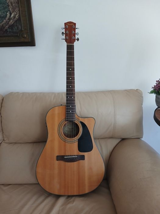 Guitarra eletro acústica Fender