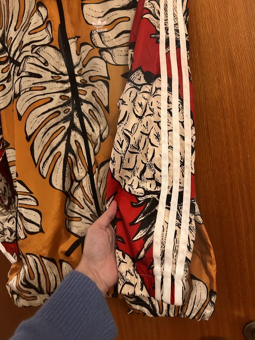 Casaco farm + Adidas