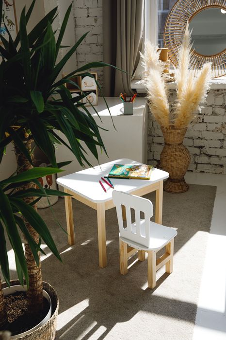 Дитячий столик та стільчик стіл і стільчик з нішею пеналом дитячі мебл