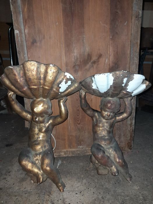 Candeeiros de tecto, de mesa de cabeceira e de exterior