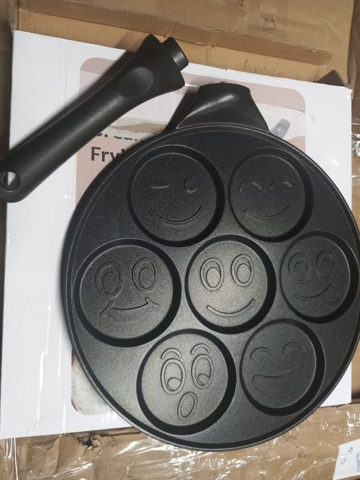 Frigideira com formas individuais nova