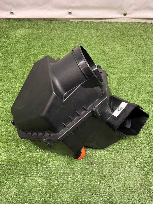 Корпус воздушного фільтра з розходоміром B58 G09 G05 G06 G07