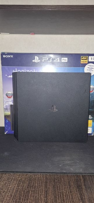 Продам SONY  PS 4 PRO.