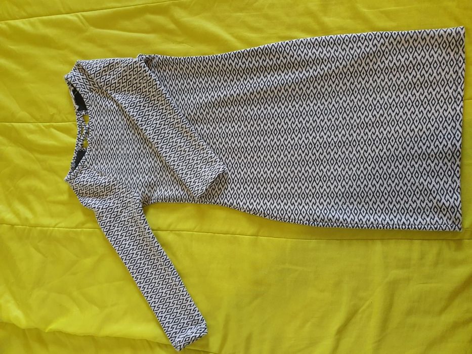Conjunto de vários vestidos novos
