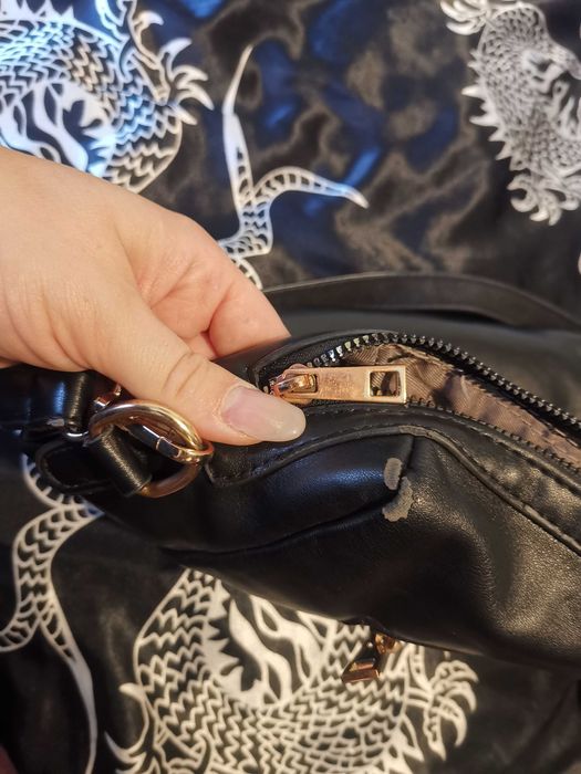 Czarna torebka elegancka