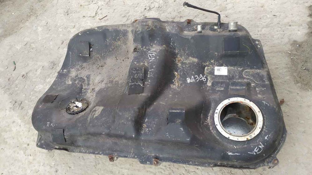 Toyota Venza бак паливний