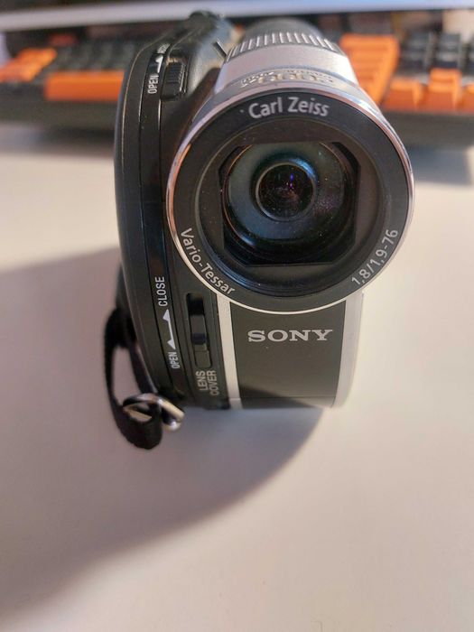 Видеокамера Sony DCR-DVD610E