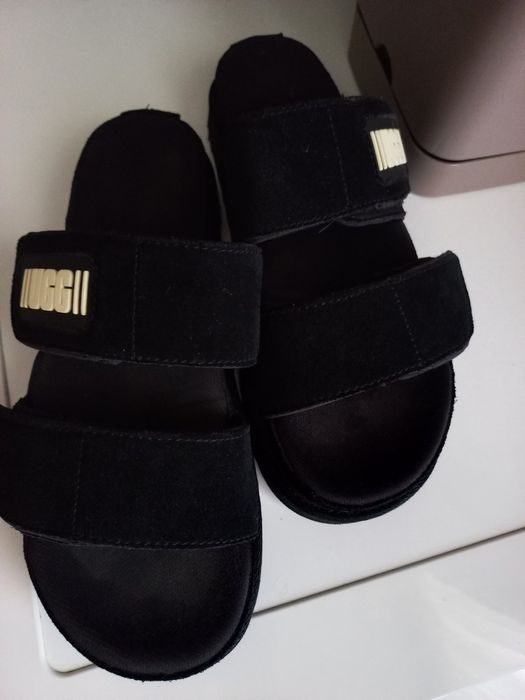 Шлепанци     UGG