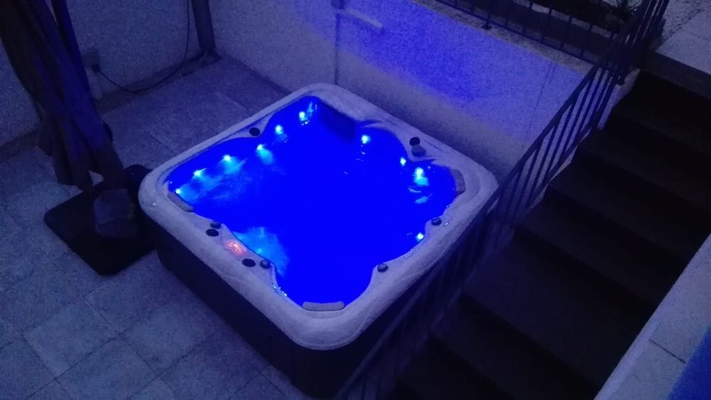 Loja de jacuzzi (baixa de preços até 40% de desconto) consulte-nos