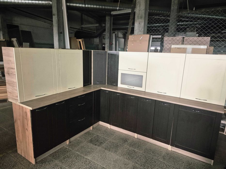 Wyprzedaż mebli skręconych