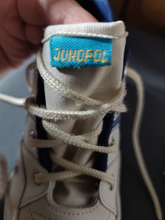 Buty do tenisa firmy JUNOPOL