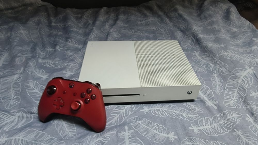 Xbox One S + 3 gry + pad – gotowy do grania 512GB