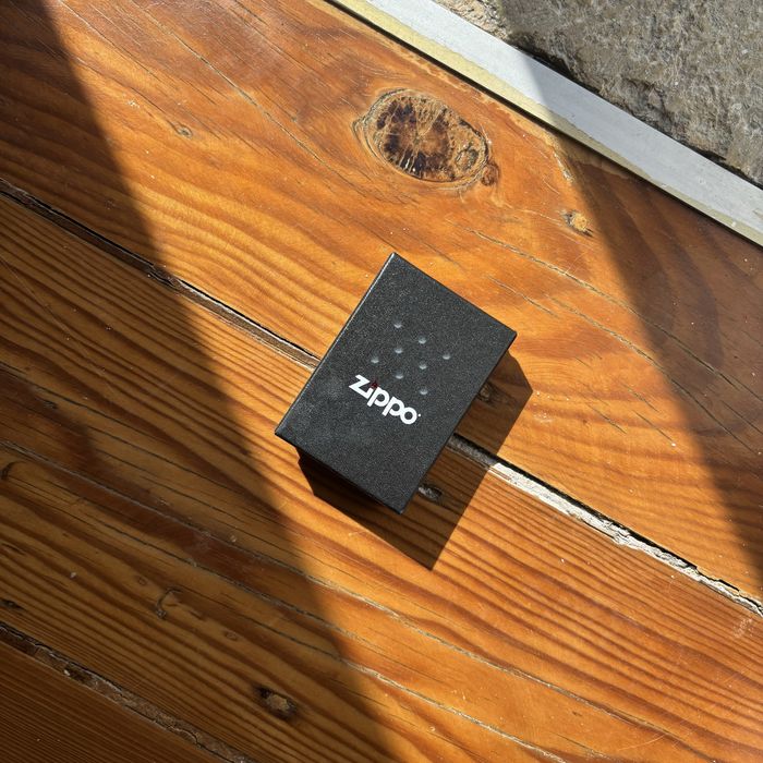 Zippo lighter, cintento