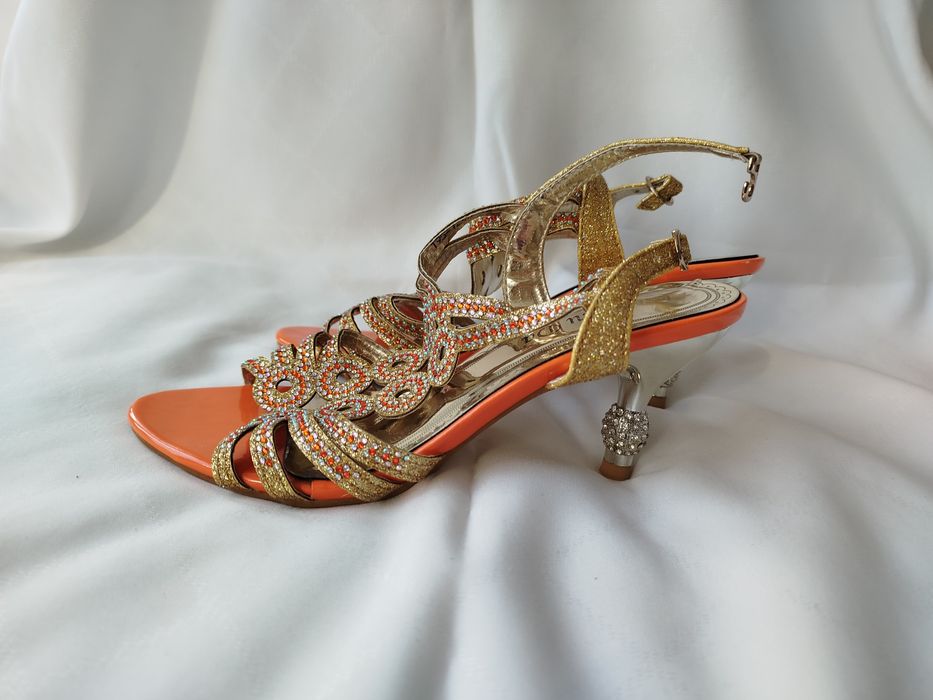 Zto-pomaranczowe eleganckie sandały 36