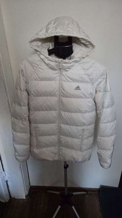 Куртка-пуховик Adidas (розмір M), жіноча, біла