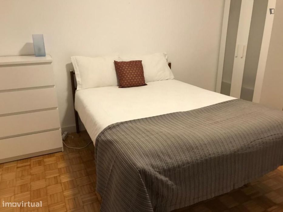 Quarto - localizado em Bela Vista Lisbon