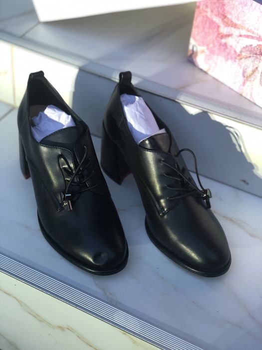 Продам жіночу туфлі розмір 36