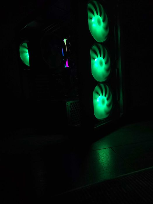 KOMPUTER GAMINGOWY I5-14600K 32GB ram monitor 1440p 180hz