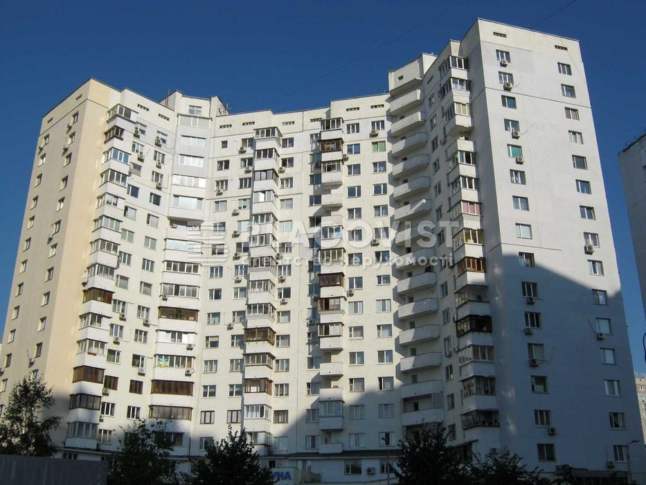 Продаж видова 1 кімнатної на Бажана 24/1