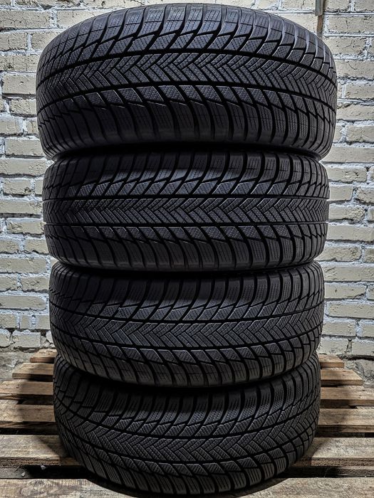 Зимові 225/60r17 Bridgestone | 7mm | 2022 | Комплект / 4шт | Преміум шини | Не наварка, не нарізка, оригінал | Ідеальний технічний стан, без дефектів