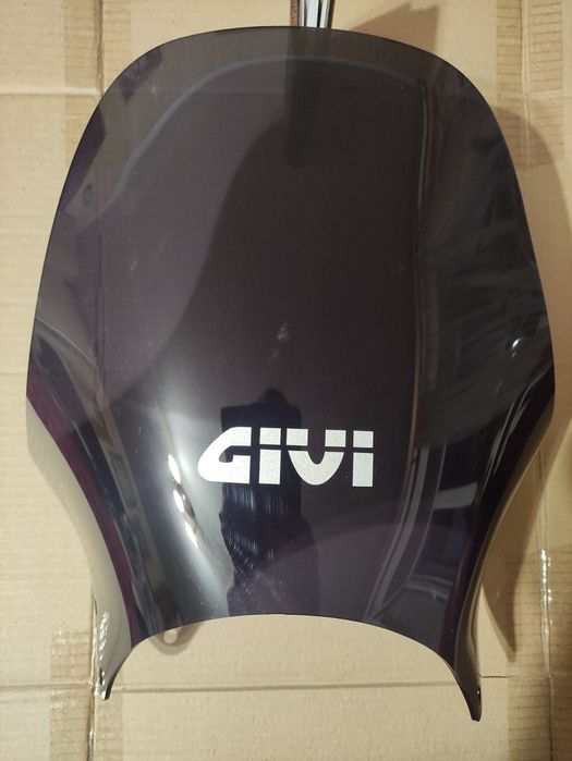 Ветрове скло Givi на мотоцікл