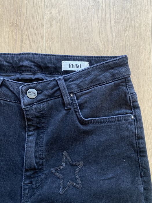 Spodnie, jeansy, dżinsy z ozdobnymi gwiazdkami z cekinów, ćwieków