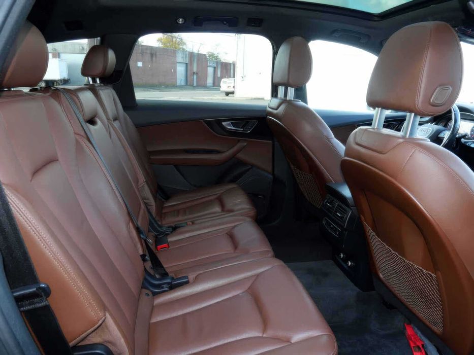 Audi Q7 55 quattro SE Premium Plus      2019