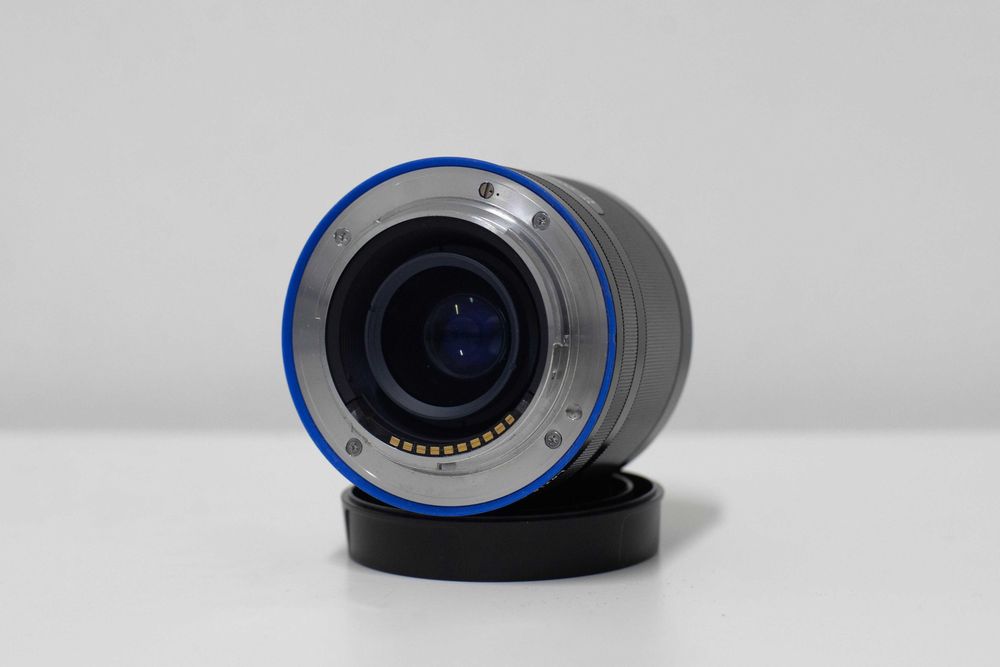 Carl Zeiss Loxia 35mm f/2 Biogon T* - para Sony E-mount (Full-frame)