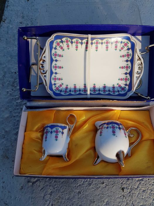 Peça em loiça para decoração ou servir - Chá - Leite - Bolo