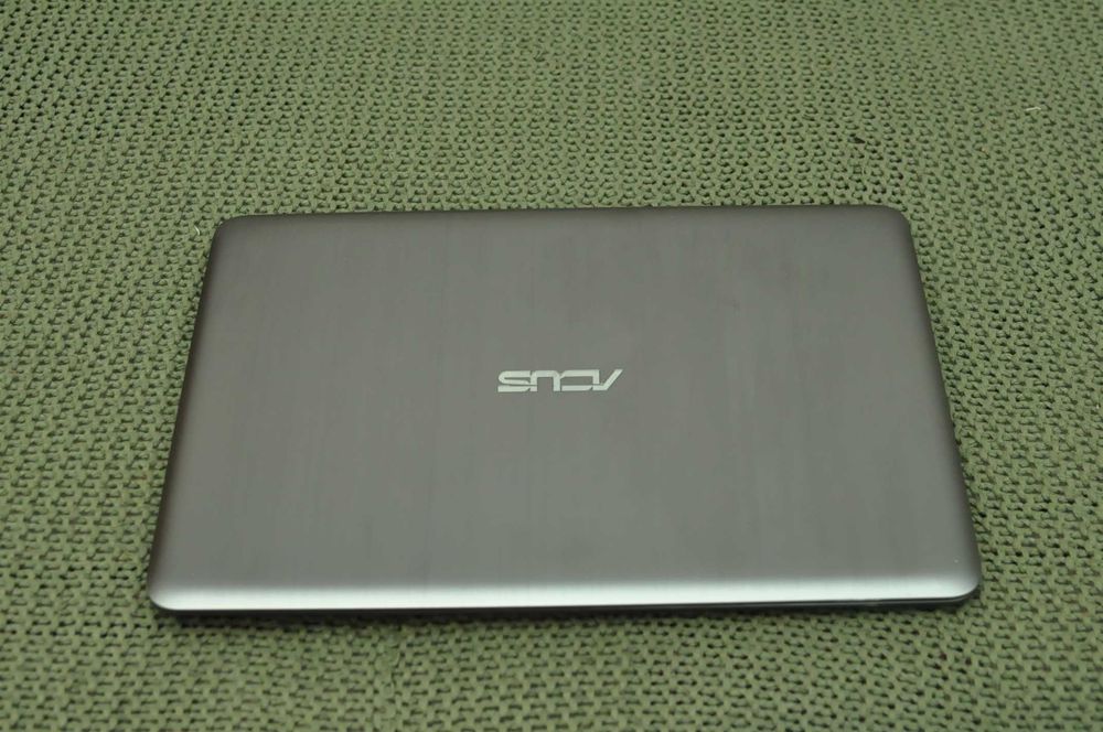 Мощный  Ноутбук Asus r403