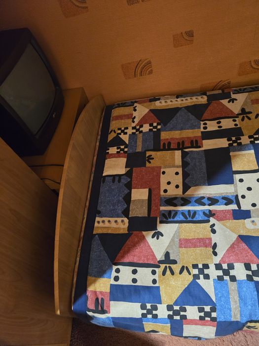 Tapczan / łóżko jednoosobowe z pojemnikiem – 200×90