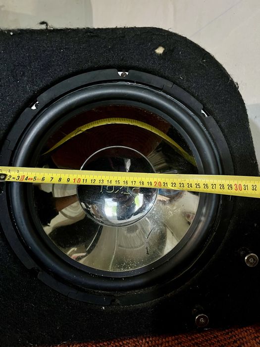 Потужний сабвуфер Toxic та sony підстлювач