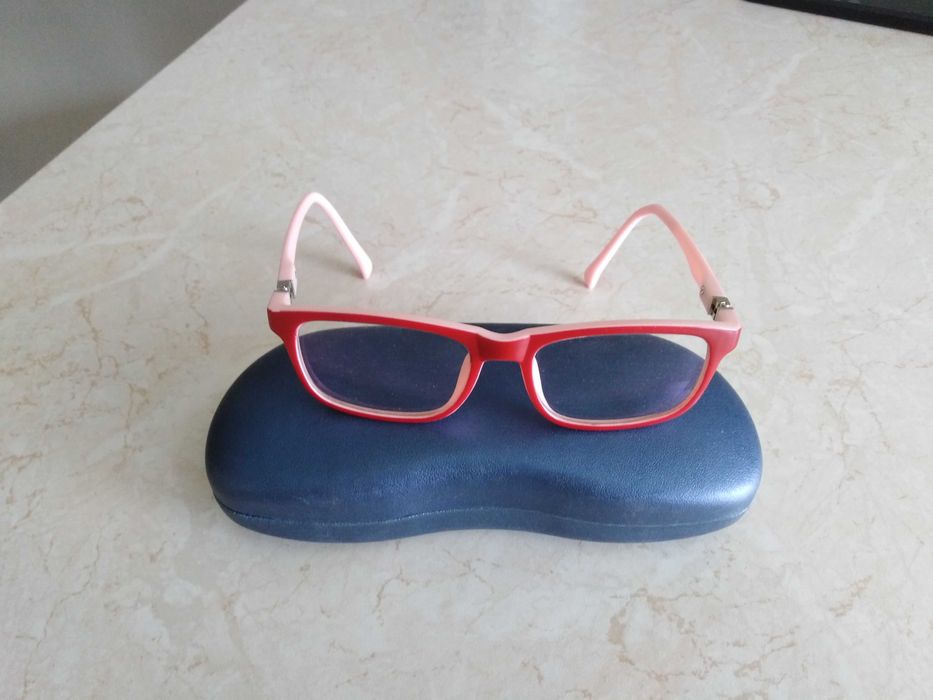 Okulary korekcyjne dla dziewczynki