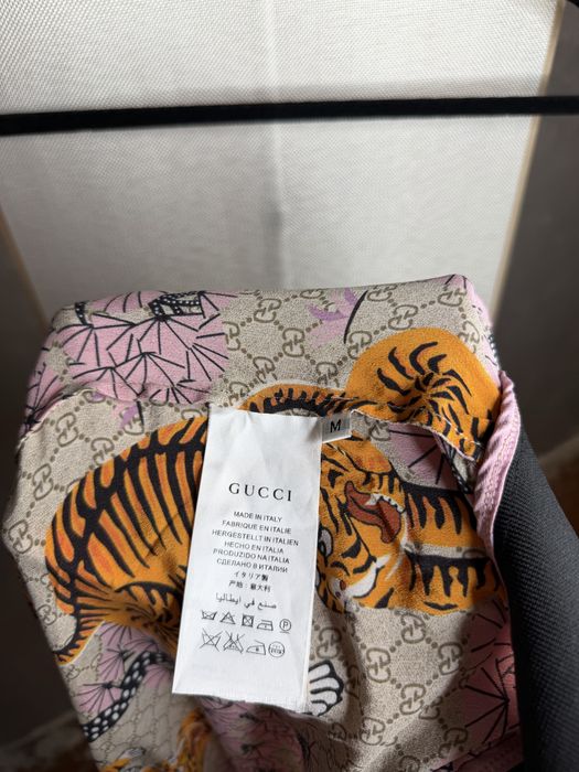 Кофта  gucci  S розмір легка тканина