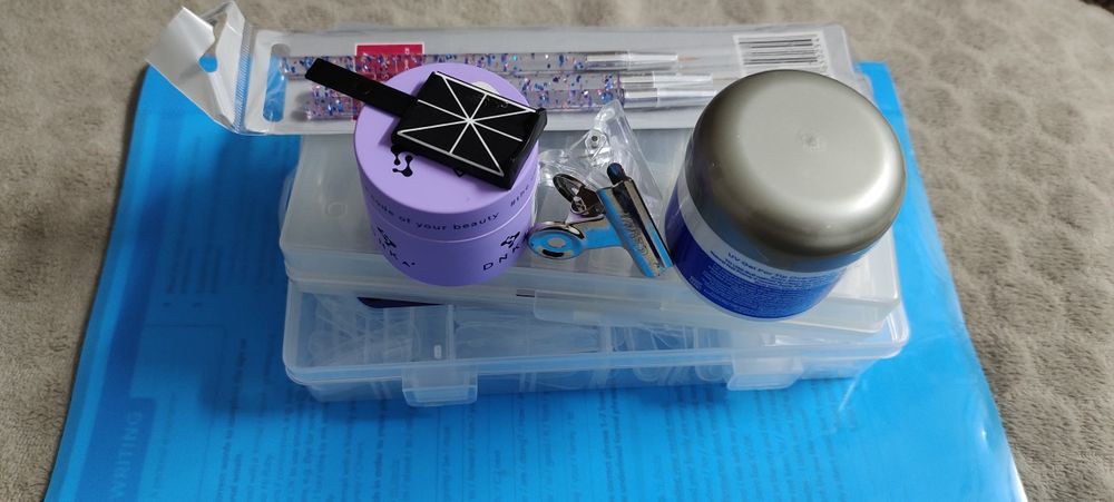 Гель , верхні форми та тіпси, пензлі