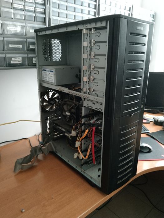 Komputer CPU AMD Ryzen 5 1600, GPU AMD Radeon RX 470 4GB, RAM 16 GB DDR4-2666, MSI X370 SLI PLUS