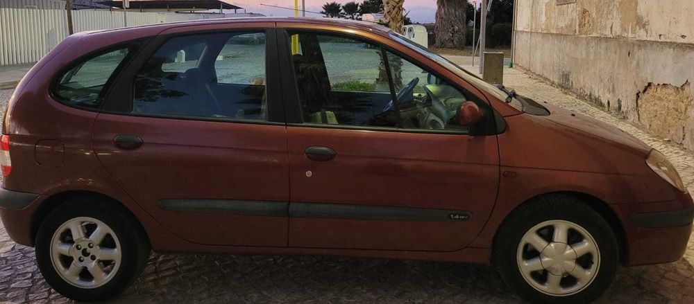 RENAULT Mégane Scenic