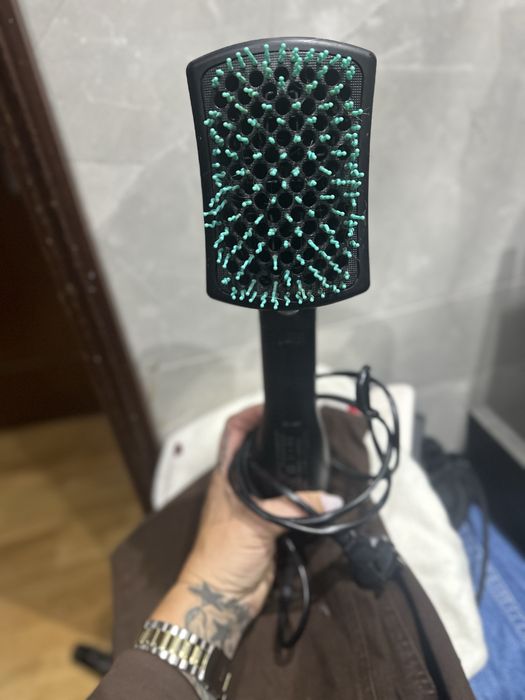 Escova secadora e prancha cabelo