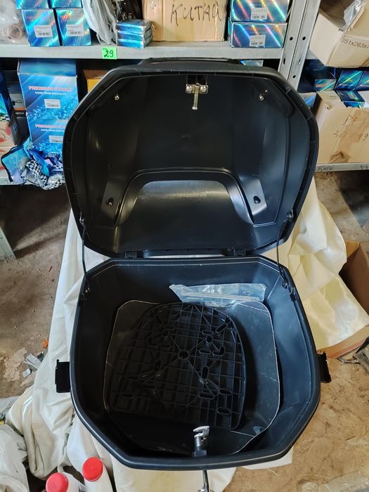 Кофр задній на мотоцикли скутери мопеди. 32 літри, Розмір 400*400*280