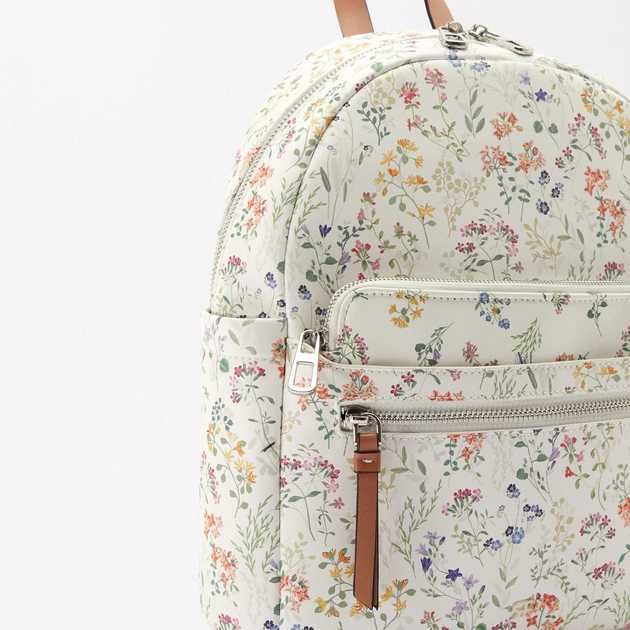 Mochila branca floral