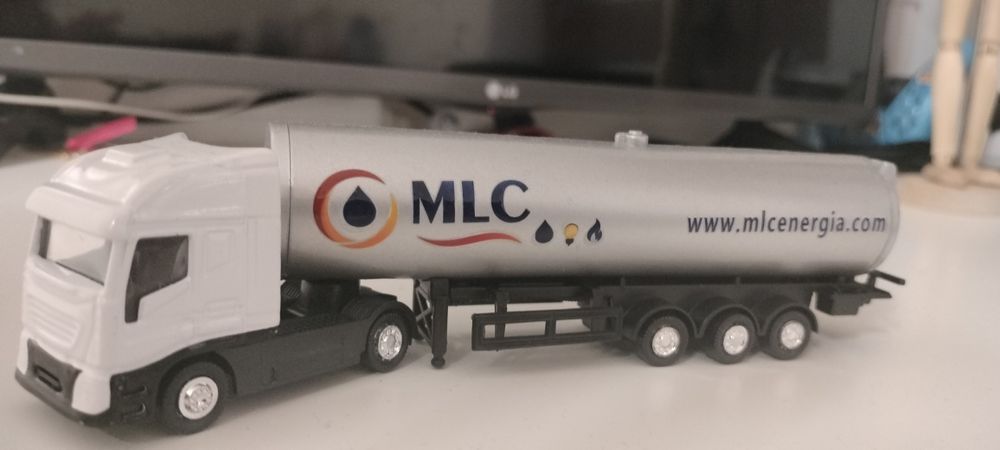 Camião de plástico