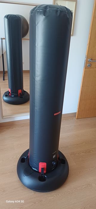 Saco de boxe insuflável