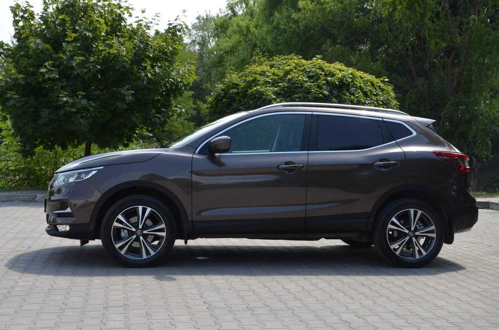 Продам NISSAN QASHQAI 2.0 AWD 2017 года выпуска