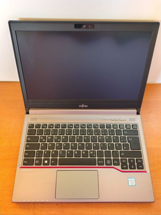 Ноутбук Fujitsu LifeBook E736   /13.3"(1366x768) /Core i7-6500U/8/128/