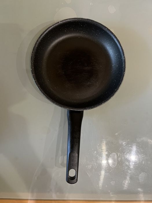 Продам сковороду  TEFAL 24см