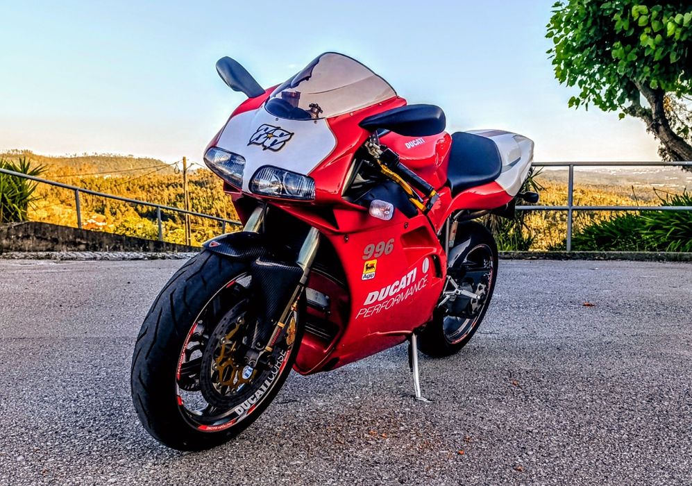 Vendo belíssima Ducati 996