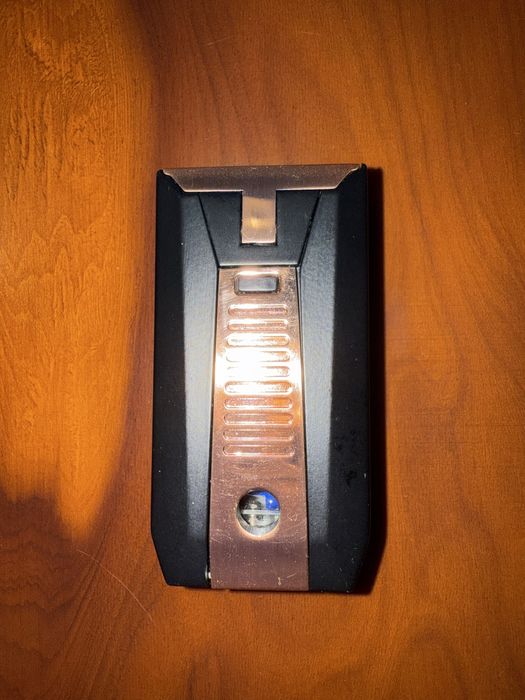 Isqueiro Colibri Preto/Ouro Dupla Chama