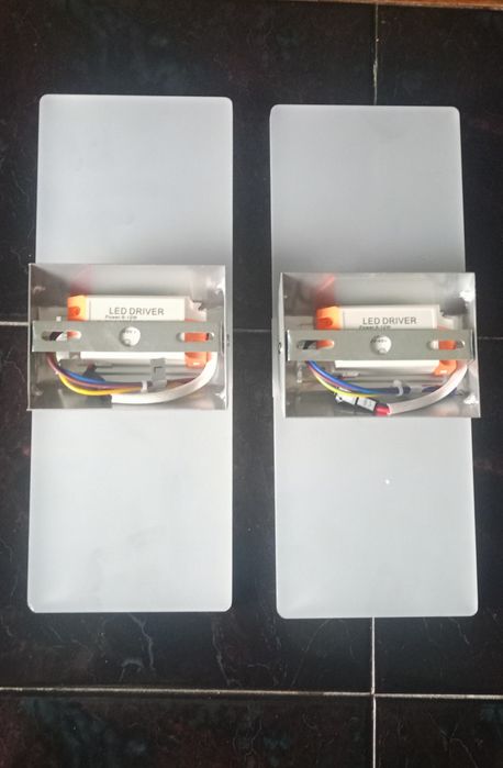 Zestaw 2 kinkietów LED nowoczesnych, kolor biały