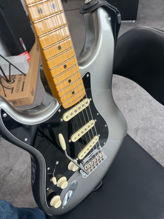 Fender American Professional II Stratocaster RW ESQUERDINA