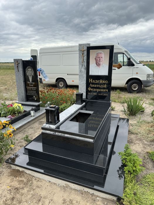 Європейські памʼятники з НАТУРАЛЬНОГО ГРАНІТУ | Елітні | Комбіновані